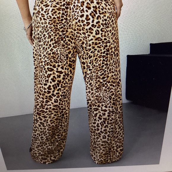 Aaa - Picture 2 of 4